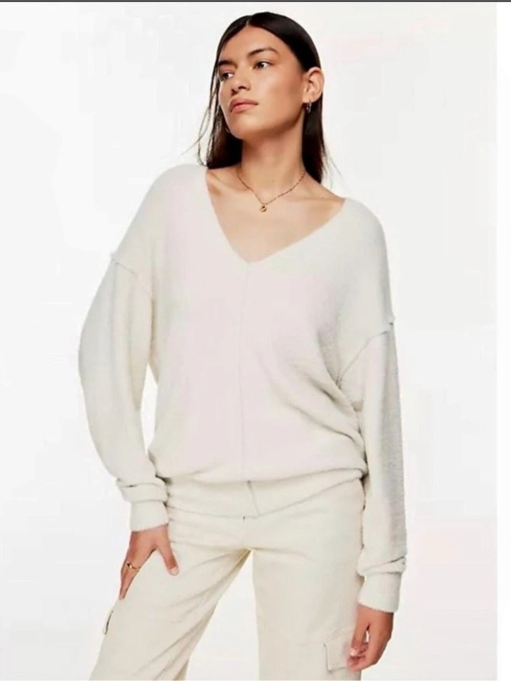 Aritzia Wilfred Free Hush Knit V-Neck Sweater Birch Cream M quiet luxury